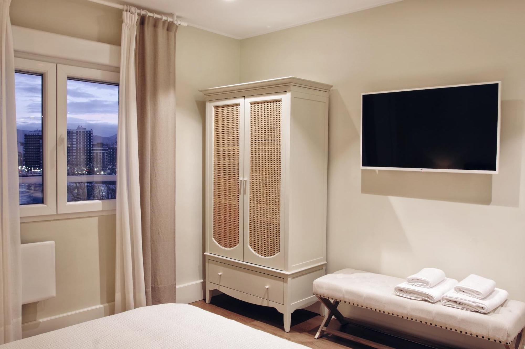 Apartamentos Bahia San Lorenzo Хихон Экстерьер фото